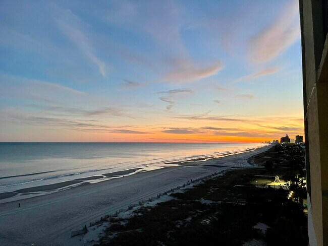 Foto del edificio - 6900 N Ocean Blvd