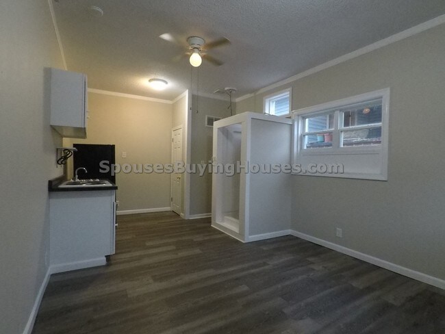 Foto del edificio - 2545 S Meridian St