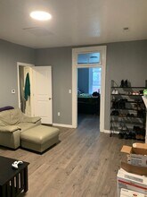 Building Photo - 903 E Carson St