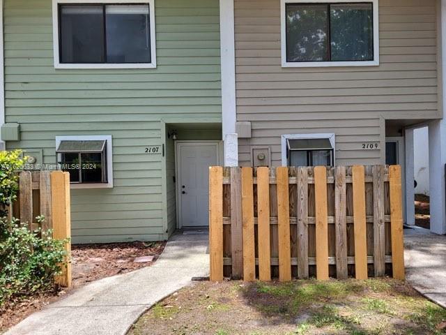 Building Photo - 2107 SW 39th Way