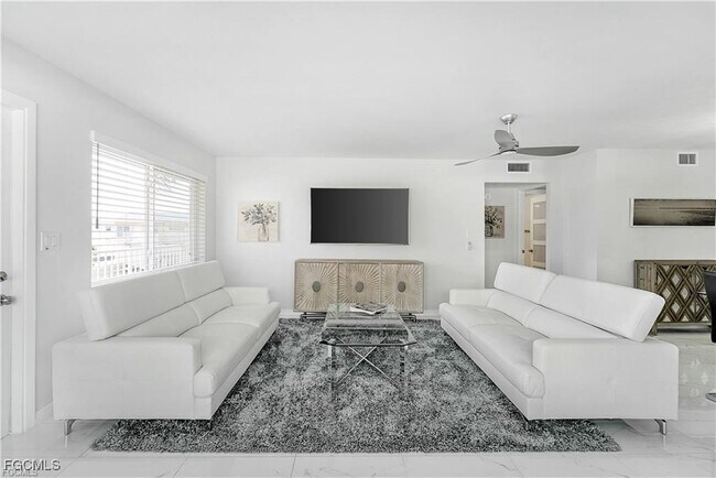 Foto del edificio - 1100 8th Ave S