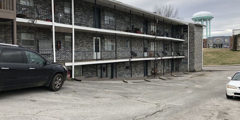 Primary Photo - 110 Lyons St