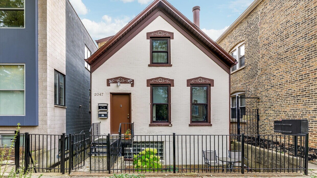 Foto principal - 2047 W Shakespeare Ave