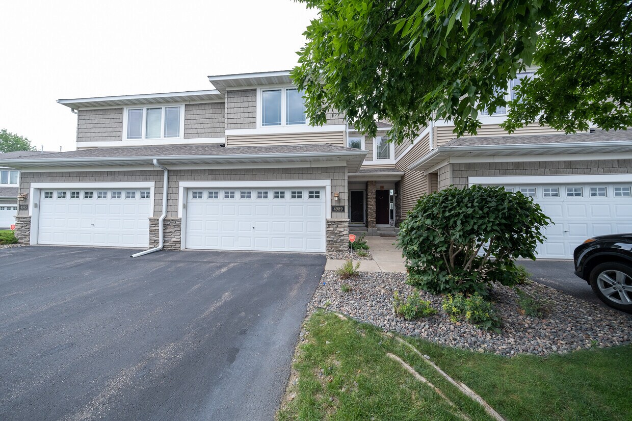 Primary Photo - 4989 Archer Ln N