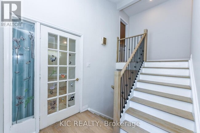 Building Photo - 69 Centre St N