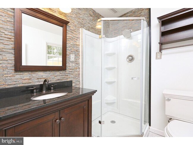 Foto del edificio - 923 Forbes St
