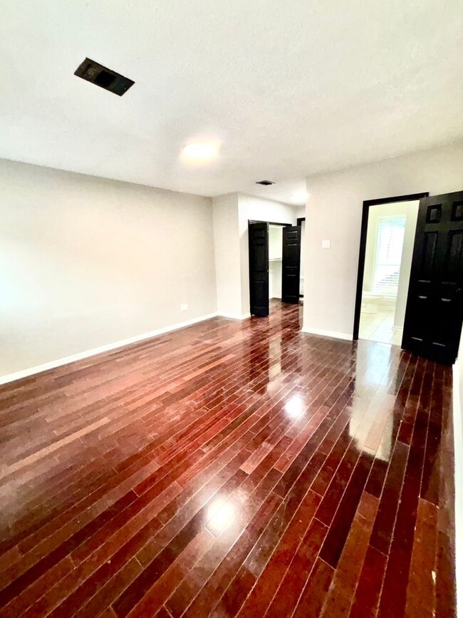 Foto del edificio - 5313 Johnwood- Valley View-Move In Ready!