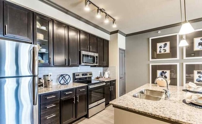 Building Photo - 2 bedroom in Pasadena TX 77507