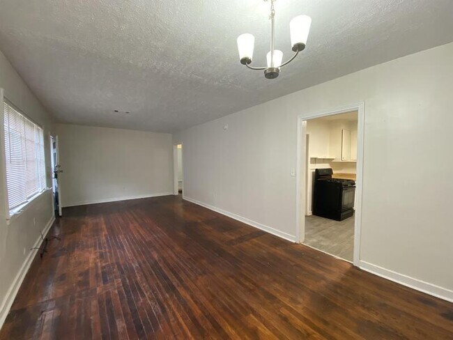 Foto del edificio - 1932 Belvedere Dr