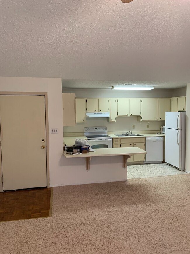 Building Photo - 6622 Willow Pointe Dr NW