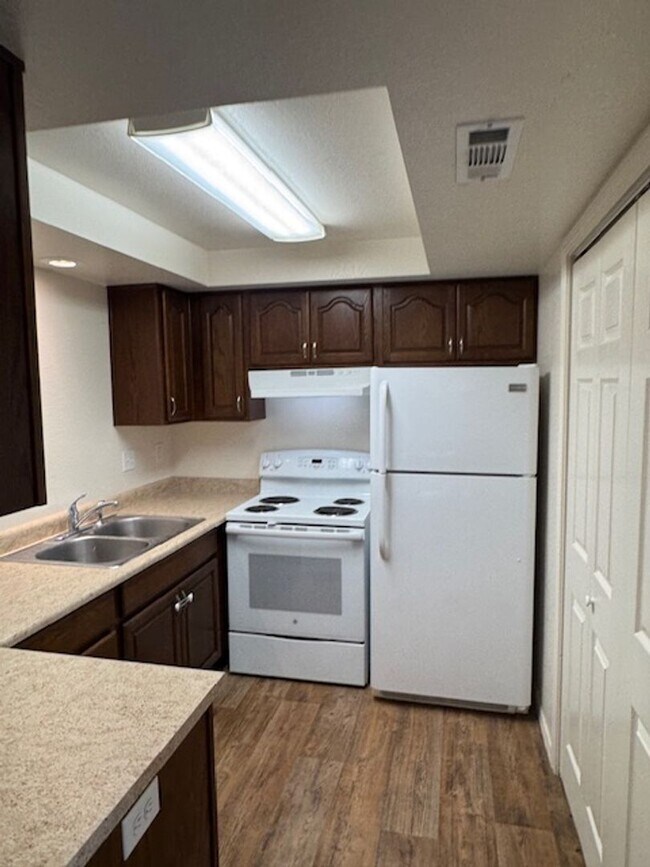 Foto del edificio - 2 BEDROOM TOWNHOME IN PHOENIX