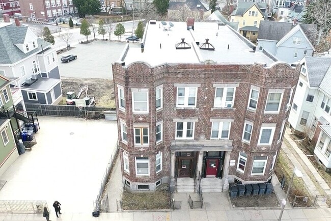 Building Photo - 6 Waumbeck St