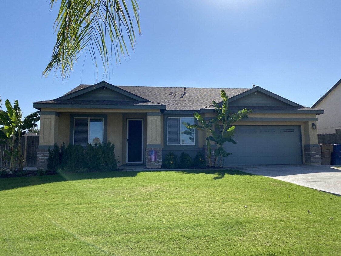 Beautiful Tradewinds 4 Bedroom, 2 Bathroom... House Rental in