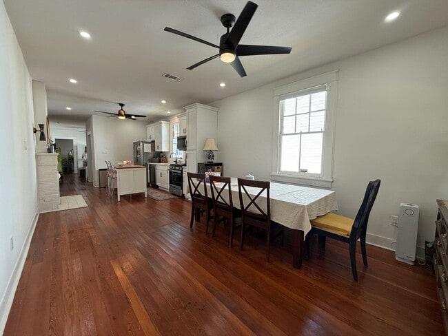 Building Photo - 5BD House Uptown