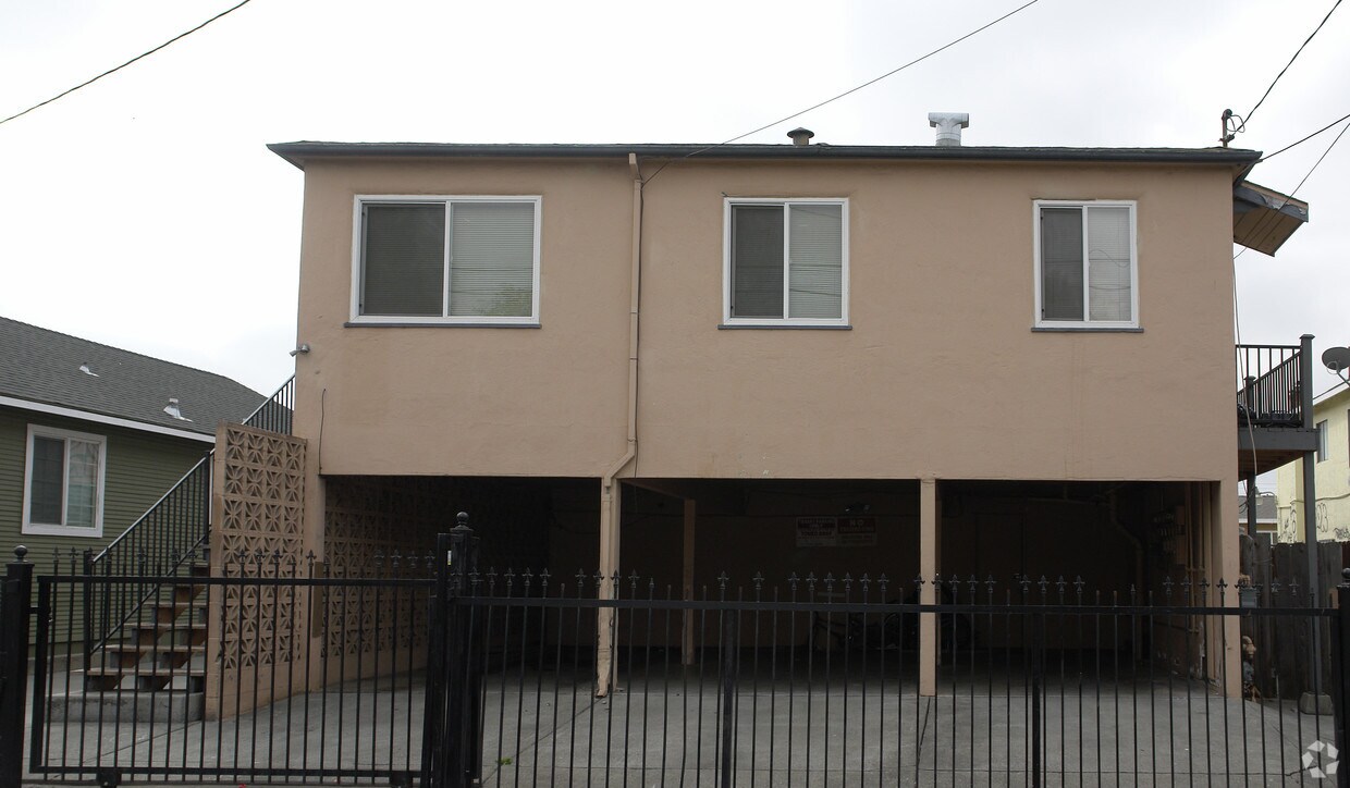 Foto del edificio - 1208-1214 83rd Ave