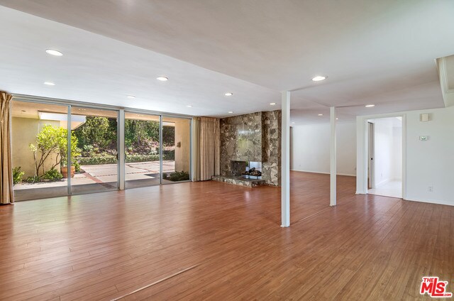 Foto del edificio - 3318 Dona Maria Dr
