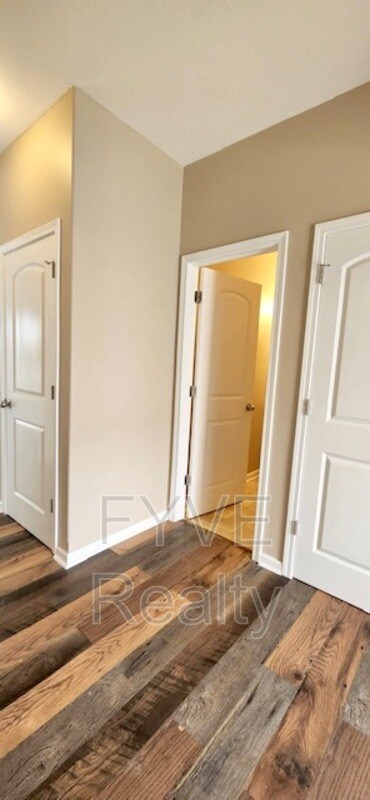 Foto del edificio - 5728 Passage Creek Dr