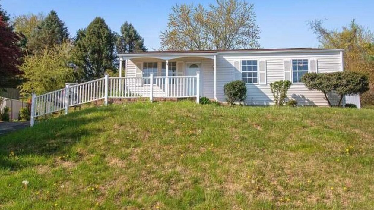 Our house are very beautiful - 25016 Applecross Ter