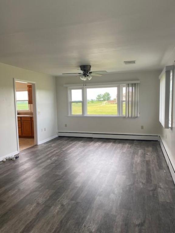 Building Photo - 3 bedroom in GENESEO IL 61254