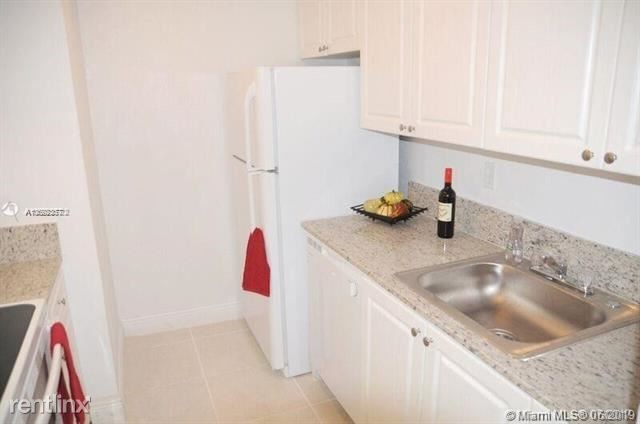 Building Photo - 2 br, 1 bath Apartment - CHERRY GROVE VILLAGE