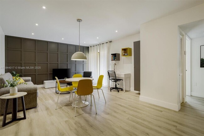 Foto del edificio - 2727 NW 17th Terrace