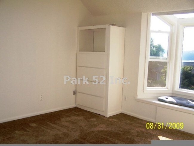 Building Photo - 4015 Soundview Dr W