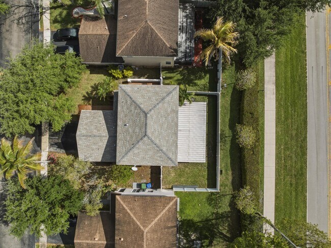 Foto del edificio - 310 NW 207th Way