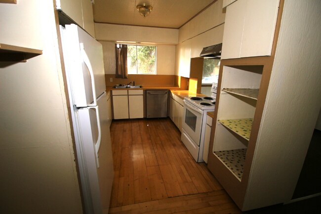 Building Photo - 723 S 16th Ave