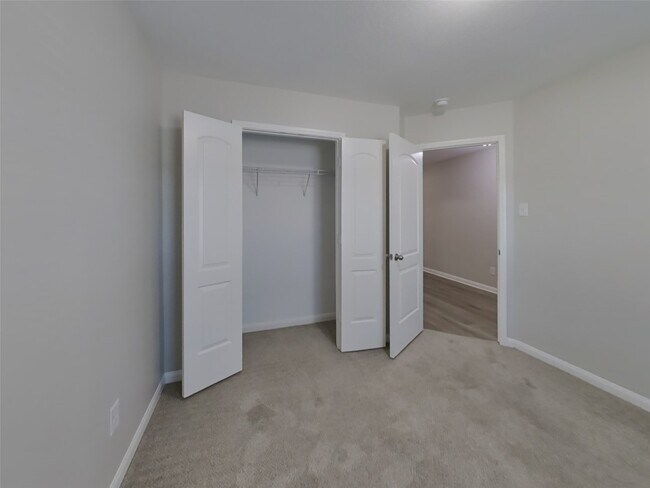 Building Photo - 32608 Decker Creek Dr