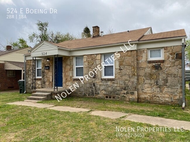 Photo - 524 E Boeing Dr House