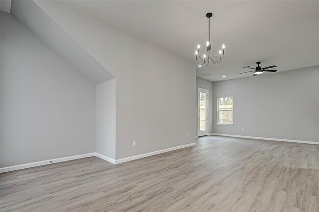 Building Photo - 7033 Goforth St