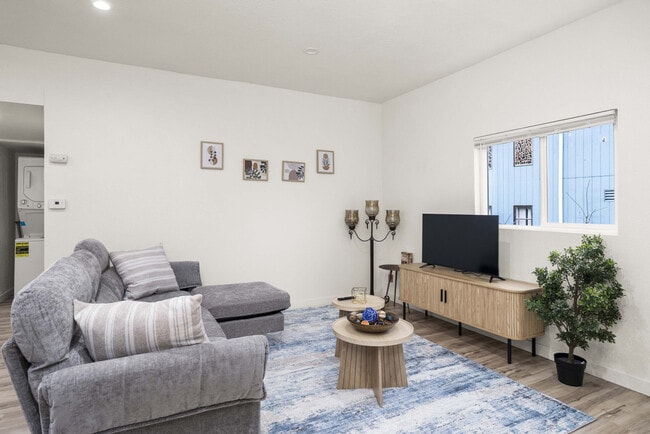 Foto del edificio - 815 SW Cloverdale St