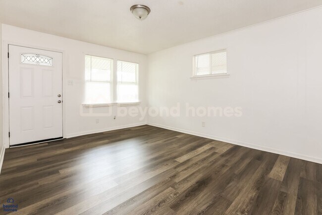 Foto del edificio - Welcome to your absolutely adorable, move-in ready 3 bed, 1 bath!