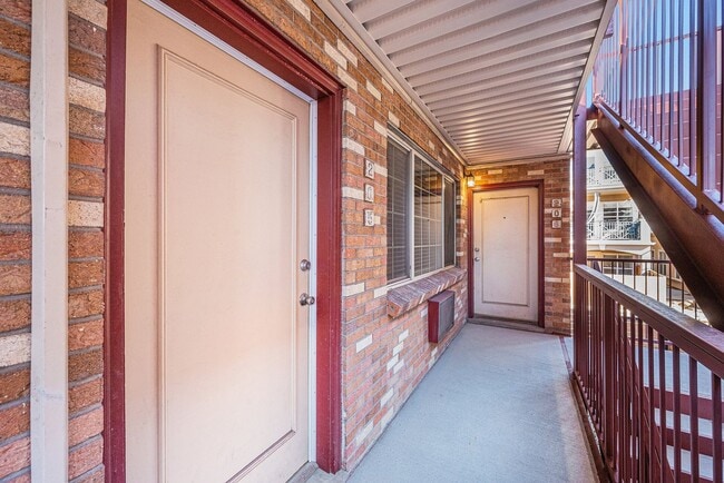 Foto del edificio - 36 Emerson St