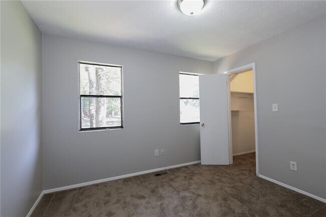 Building Photo - 6683 Cameron Rd