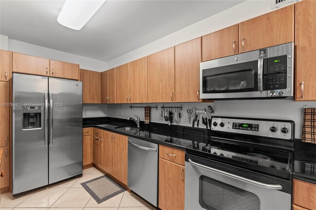 Building Photo - 401 69th St