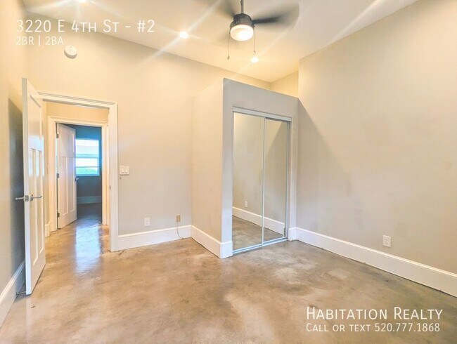 Building Photo - 3220 E 4th St