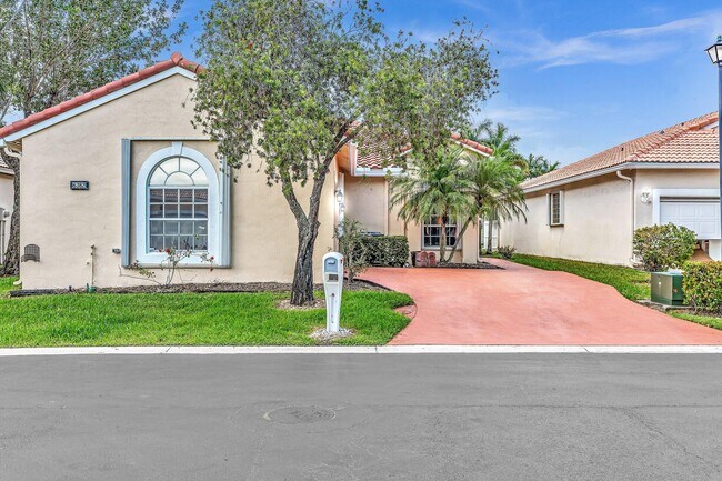 Foto del edificio - 6382 Hamilton Ct