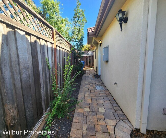 Foto del edificio - 1 br, 1 bath House - 3241 Kipling Street