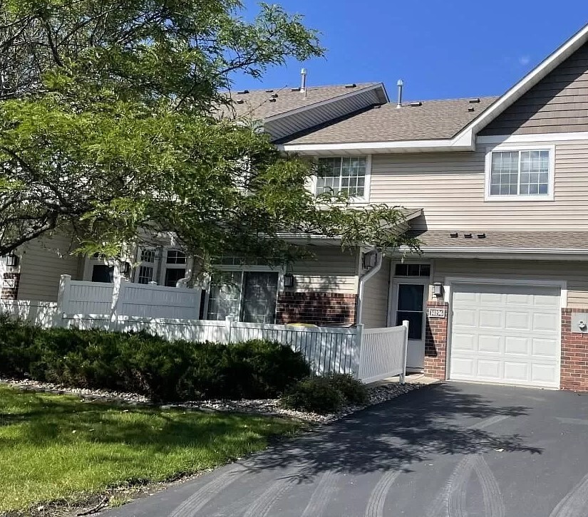 Single car garage with 2 spaces in driveway - 14196 Plymouth Ave