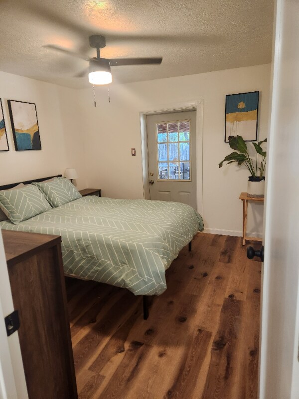 Foto del edificio - 419 Kit Carson Rd