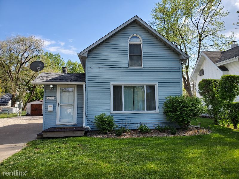 Primary Photo - 705 Morton Ave