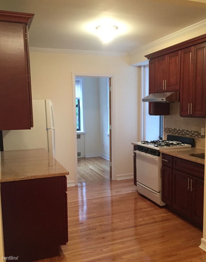 Primary Photo - 3620 Bowne St