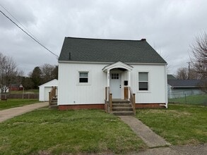 Building Photo - 717 15th St SW
