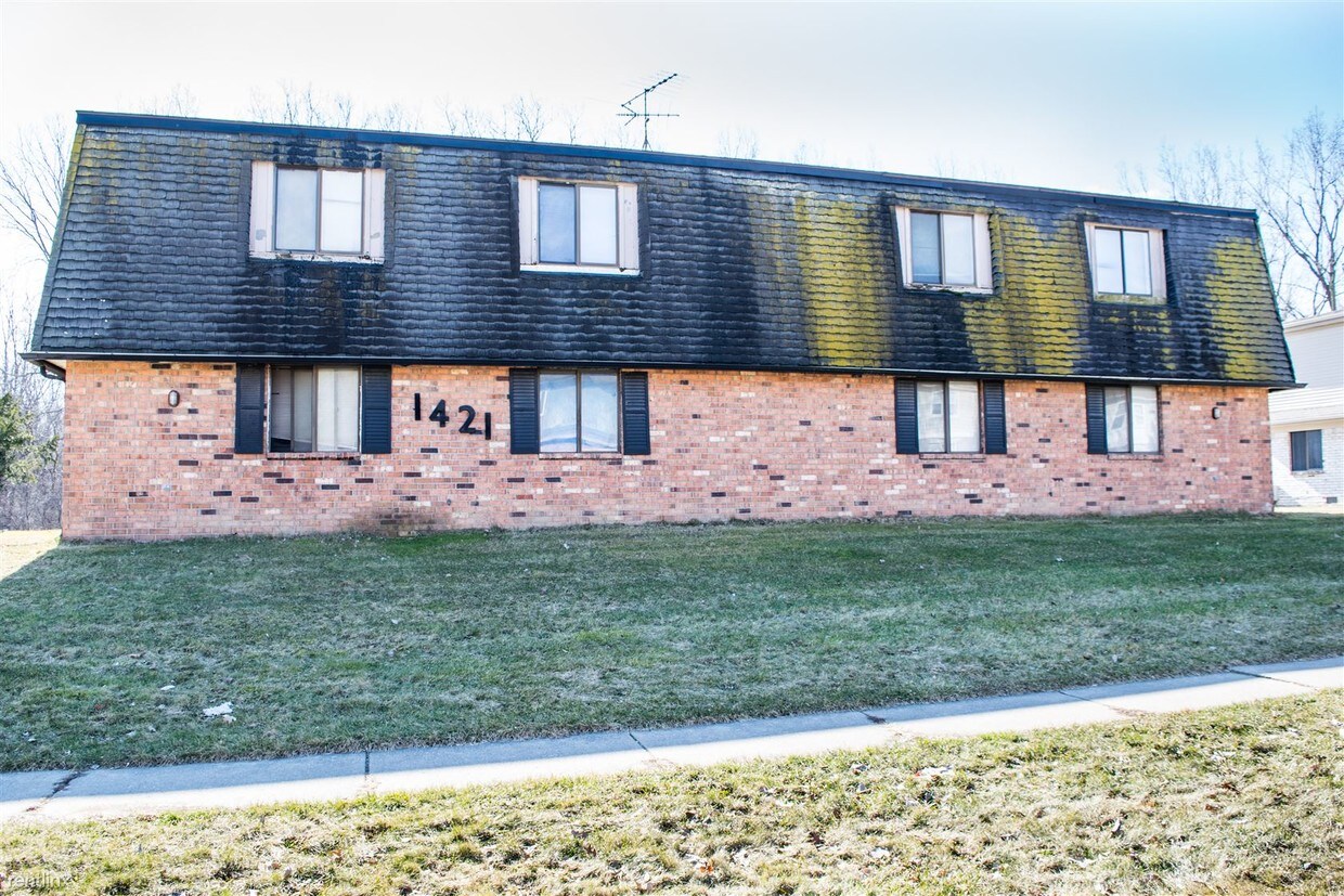 Primary Photo - 1421 Brooke Park Dr