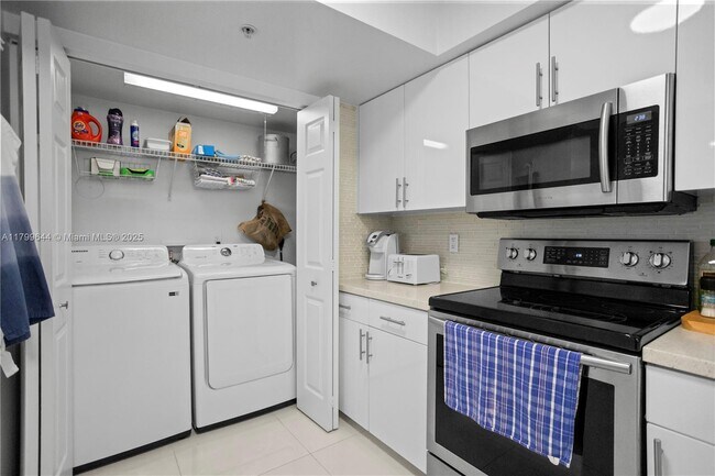 Foto del edificio - 529 E Sheridan St