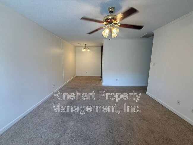Foto del edificio - 1110 Chandler Dr