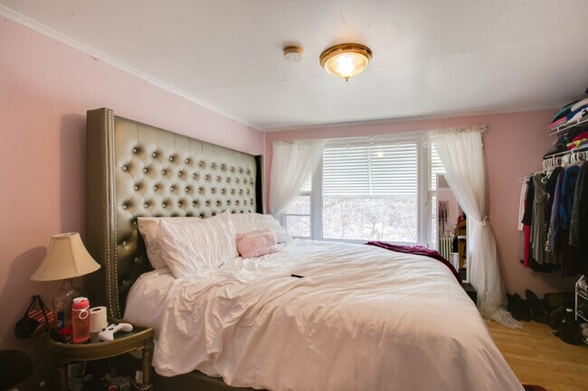 Foto del edificio - 906 St Clair Ave