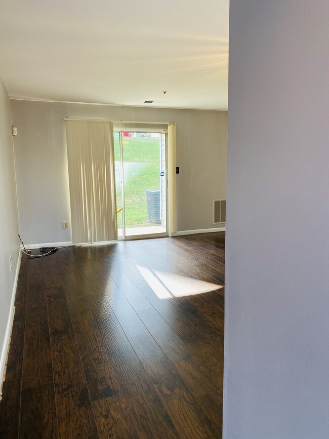 8742 Cumbria Ct Unit C, Fort Washington, MD 20744 Condo for Rent in