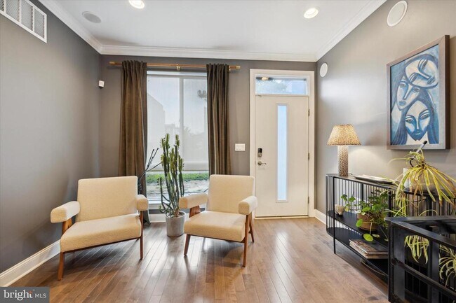 Foto del edificio - 2137 N Darien St